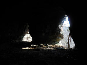 http://takahik.com/trails/chancelcavestrailmappics/DSCN2069.JPG